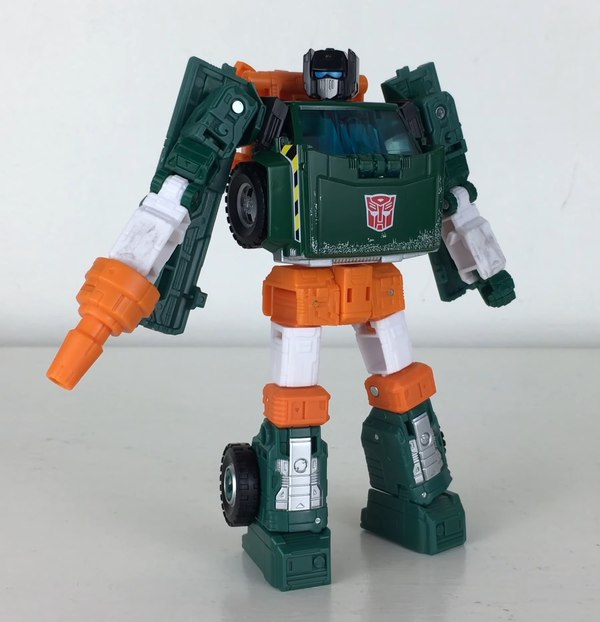 Transformers Earthrise Hoist Video Review And Images 03 (3 of 12)